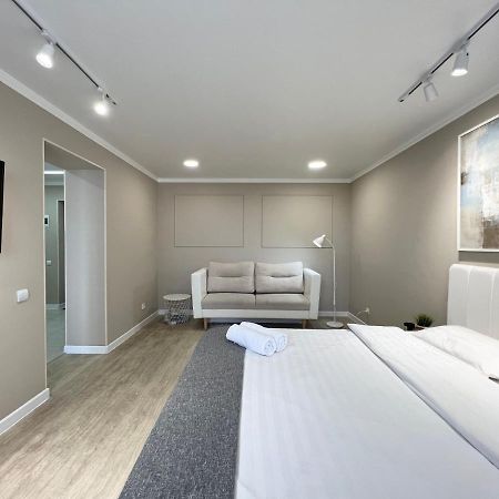 Luxury Apartments Pavlodar Exterior foto