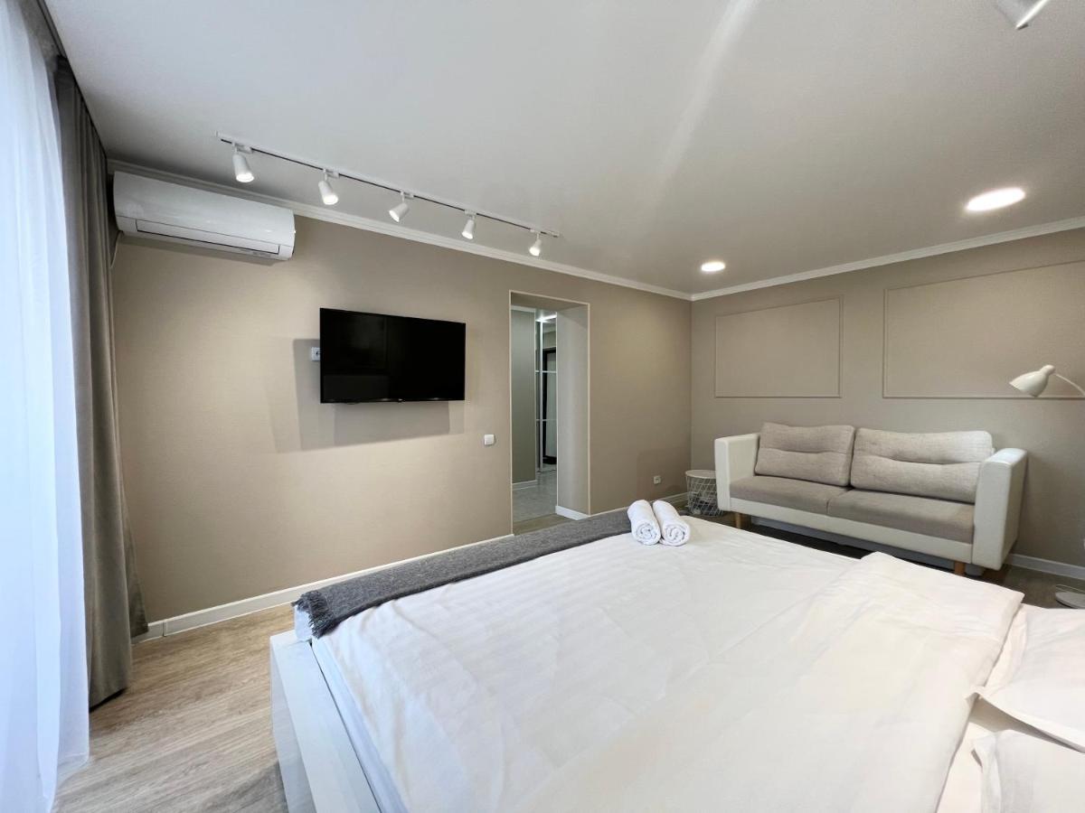 Luxury Apartments Pavlodar Exterior foto